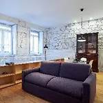 Bemyguest - Loft Jardim Maes Charming بيت ضيافة