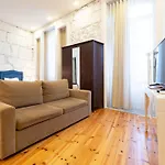 Bemyguest - Loft Jardim Maes Charming بيت ضيافة 4*