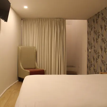 Bemyguest - Loft Jardim Mães Charming 3* Viseu